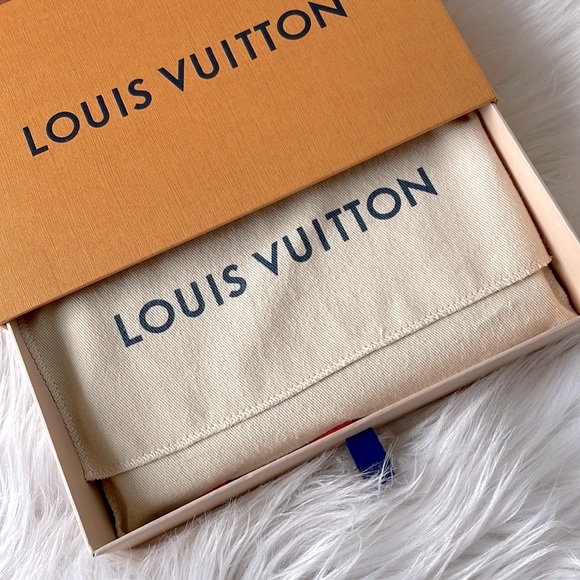 •Louis Vuitton• 🇫🇷 Mahina Zippy Wallet - Picture 4 of 14